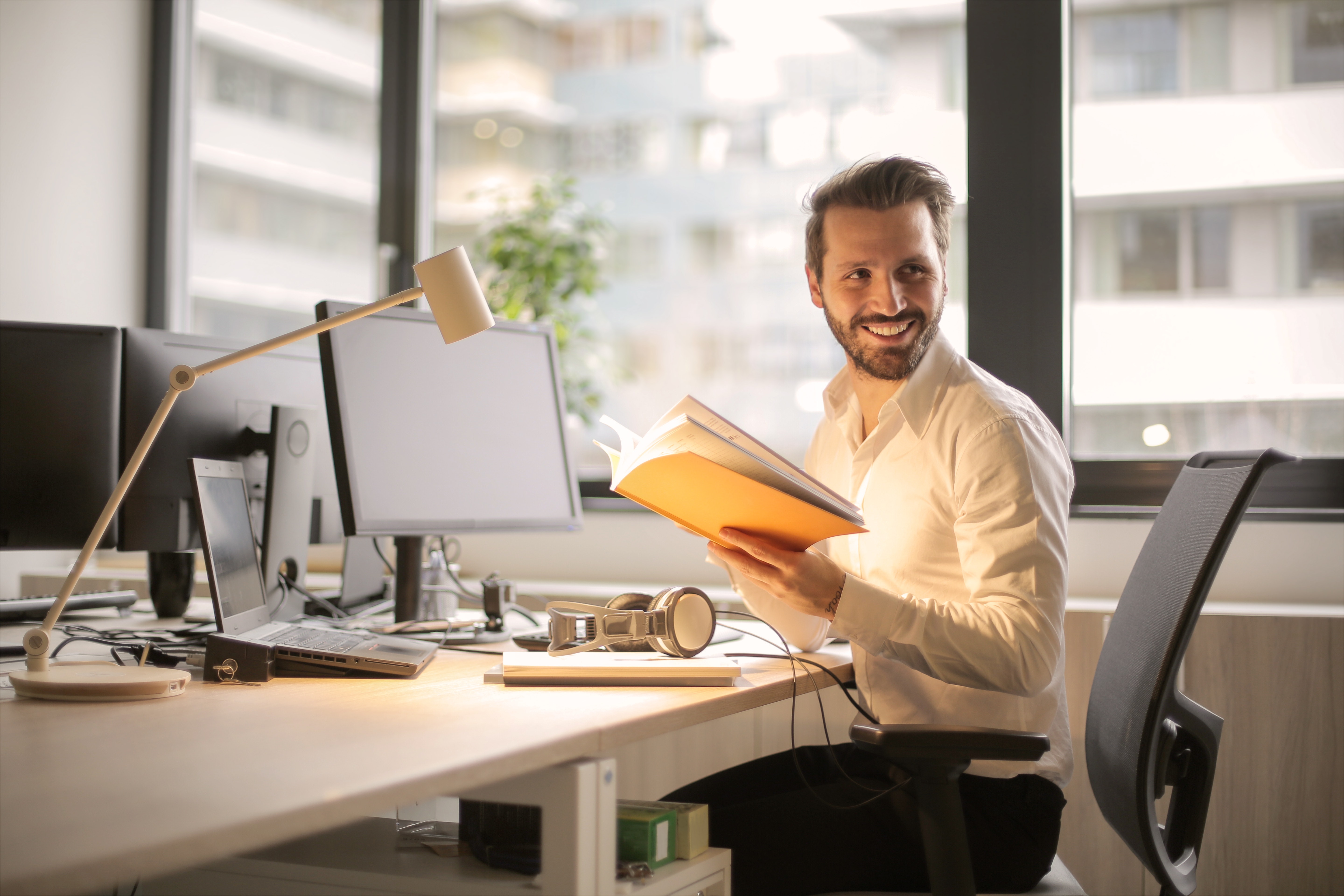 A well-designed office table